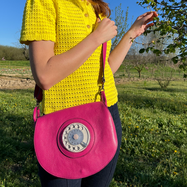 Saddle phone bag fucsia